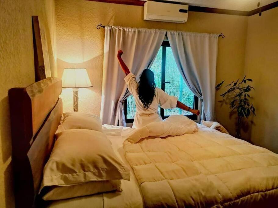 Vive Utila - Bed & Breakfast 외부 사진