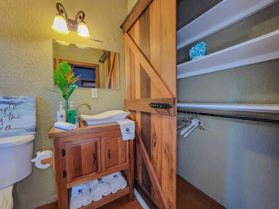 Vive Utila - Bed & Breakfast 외부 사진