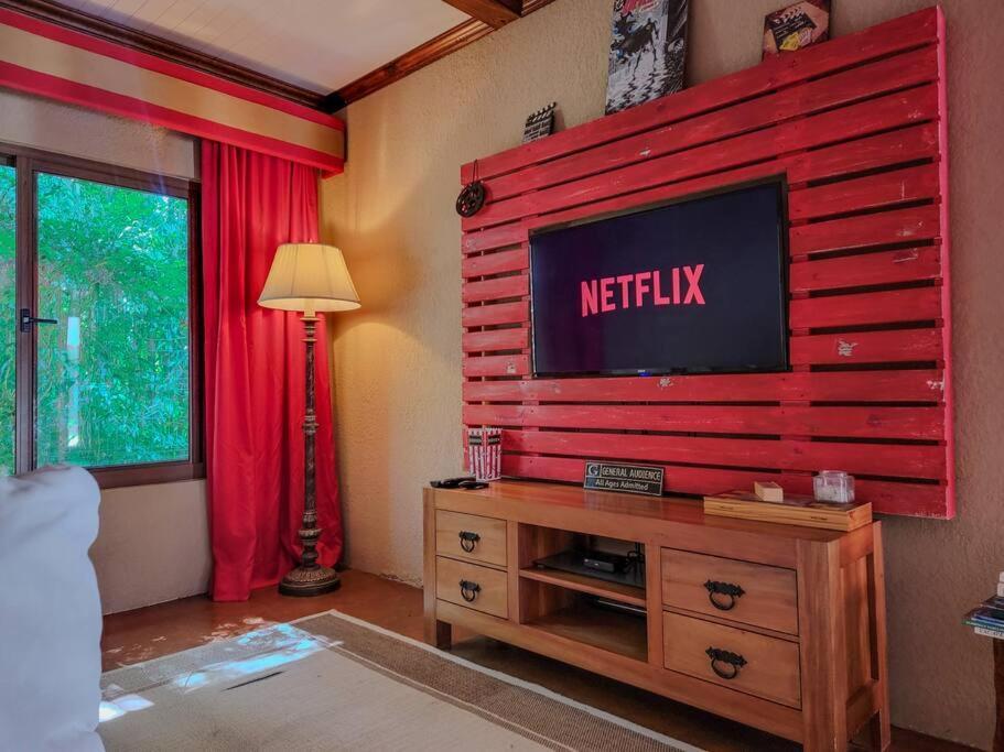 Vive Utila - Bed & Breakfast 외부 사진
