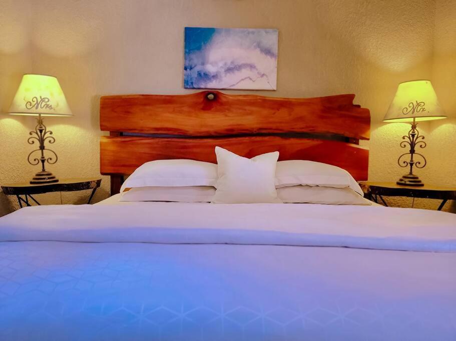 Vive Utila - Bed & Breakfast 외부 사진