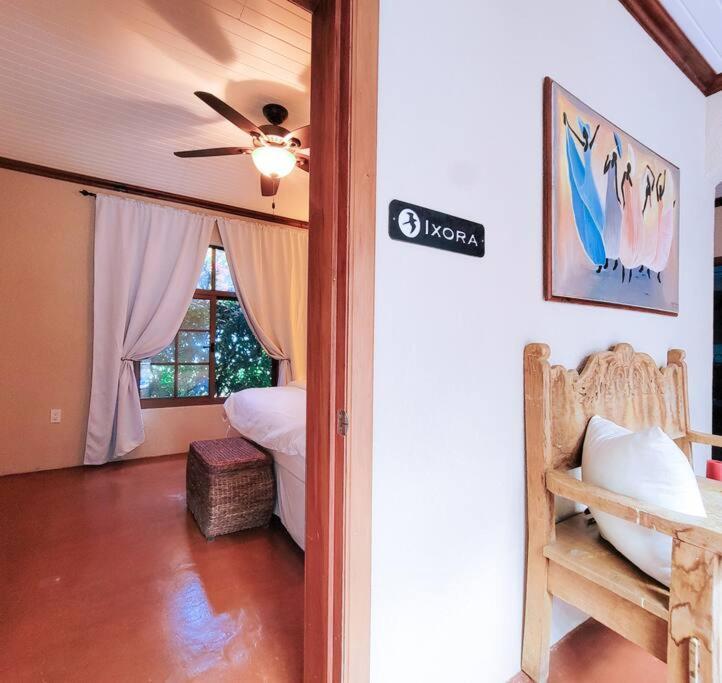 Vive Utila - Bed & Breakfast 외부 사진